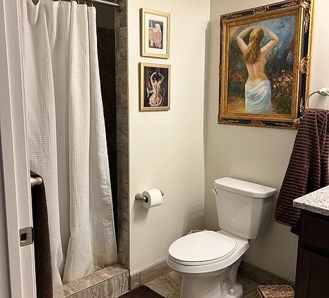 2nd image of 72 E Niagara St #203