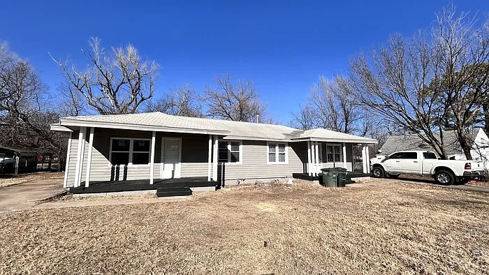 2 bed, 1.0 bath, 840 sqft, $1,000 — Photo 2