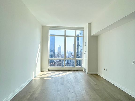 4th image of 460 W 42nd St APT 52F