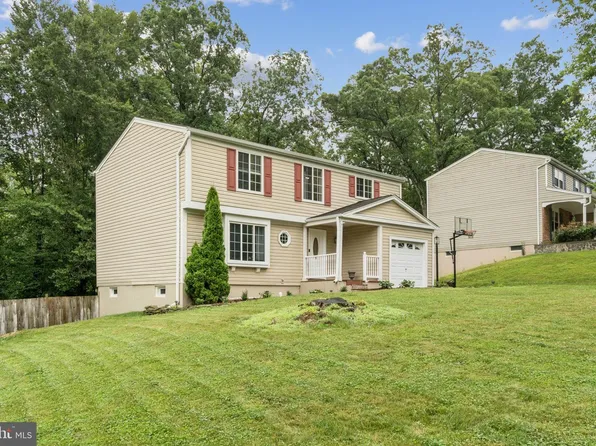 16041 Macedonia Dr, Woodbridge, VA 22191