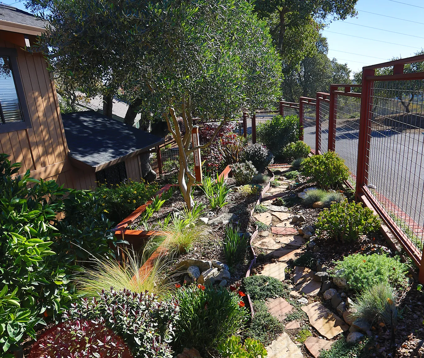 2204 Laguna Vista Dr — Photo 3