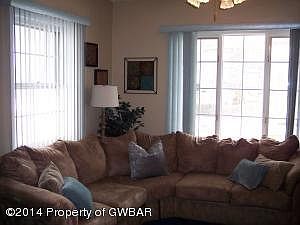 3rd image of 133 Price St