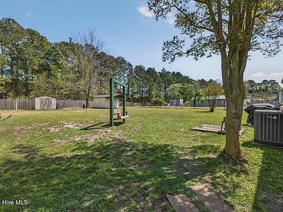 4th image of 920 Pickett Road NE