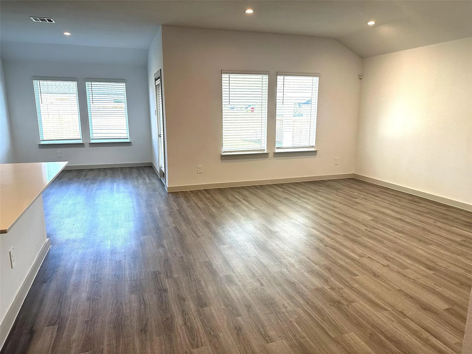 4 bed, 2.0 bath, 1750 sqft, $2,095 — Photo 4