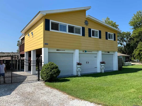 22284 Chinquapin Ave, Maurepas, LA 70449