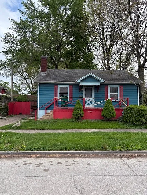 223 W Division St photo 1