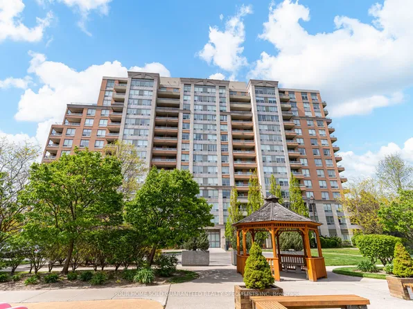 29 Northern Heights Dr #408, Richmond Hill, ON L4B 4L8