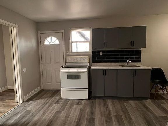 2nd image of 807 Wellington Ave #4