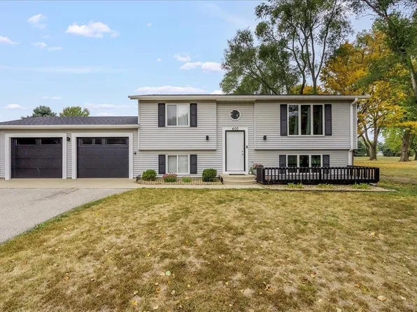 400 N Oak St, Janesville, IA 50647
