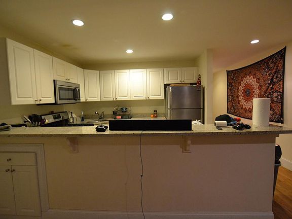3rd image of 323 Saint Paul St #6TR