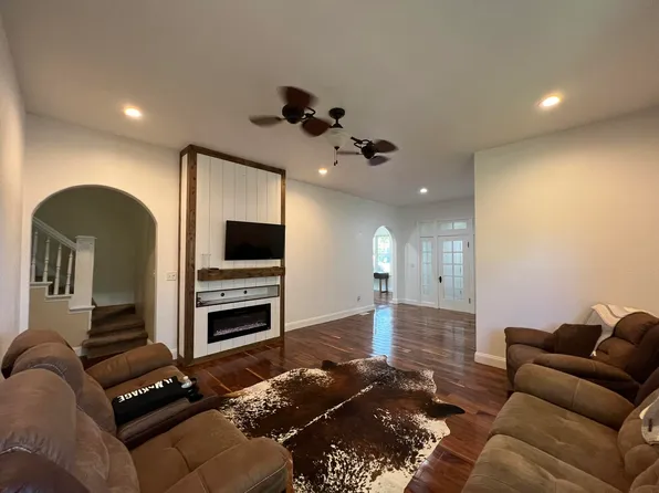 507 N Center Street, Willow Springs, MO 65793