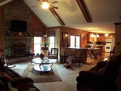 4th image of 704 Briarwood Ct