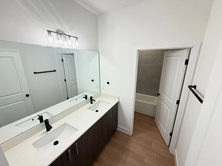 731 Schrader Ave SW — Photo 18