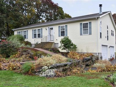 81 Bramble Way, Tiverton, RI, 02878