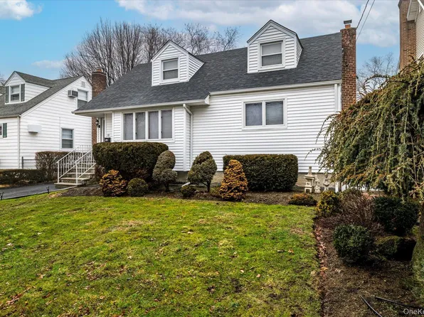 108 Ambrose Avenue, Malverne, NY 11565