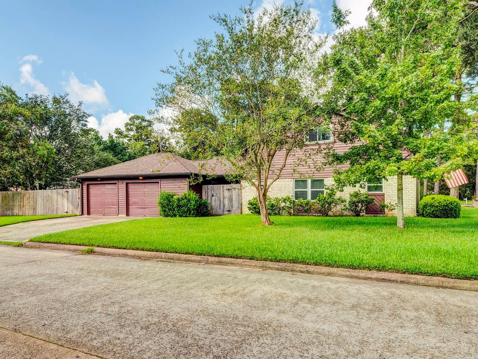4 bed, 2.5 bath, 2663 sqft, $2,500 — Photo 2