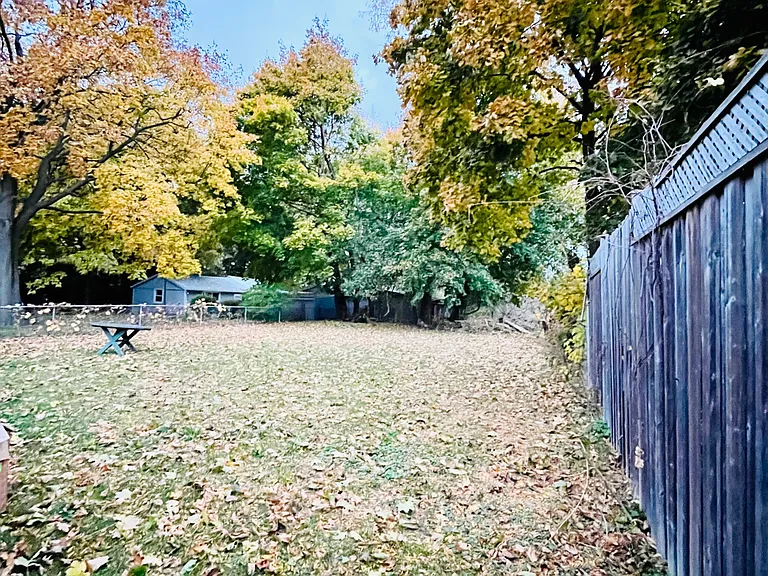 54 Riverdale Dr #LOWER — Photo 16