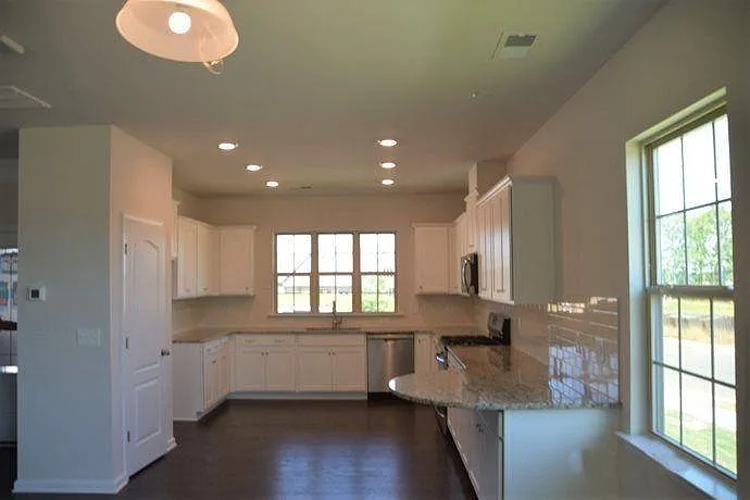 2028 Deep River Way — Photo 4