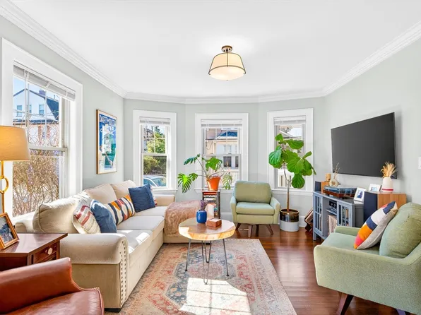 3 Rosemere Ct Unit 1, Roslindale, MA 02131