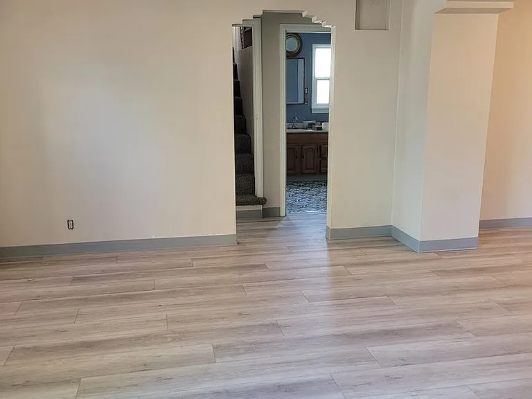 2348 Vine Ave — Photo 5