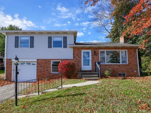 10 Circle Dr, York, PA 17402