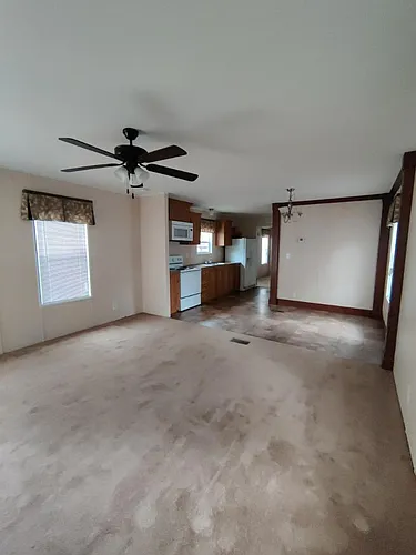 304 Reeves St Photo 1