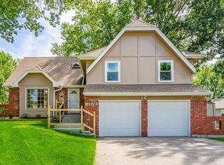 1609 E Frontier Ln, Olathe, KS 66062