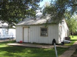 813 1/2 Fitch Rd, Rockford, IL 61109