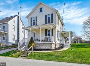 29 High St, Stewartstown, PA 17363
