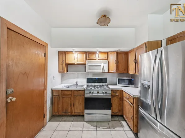 661 Euclid Avenue image 9 of 25