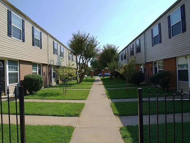 Mallard Greens — Photo 3