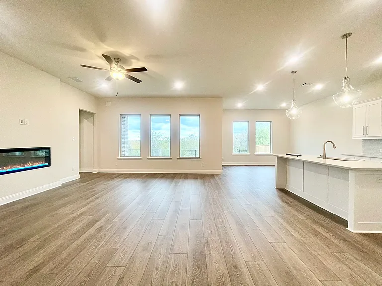1632 Estivella Dr — Photo 3
