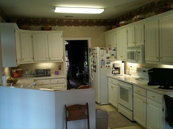 3rd image of 108 Sand Trap Ln