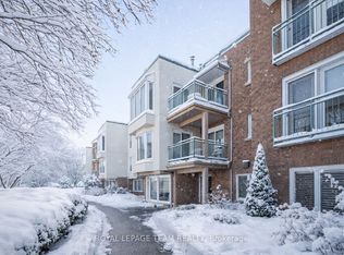 1 Columbus Ave #202D, Ottawa, ON K1K4L1