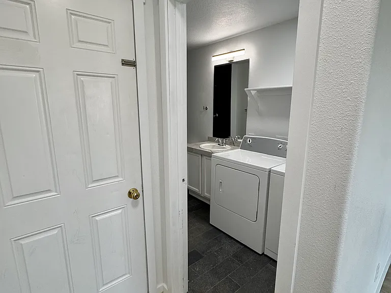 1603 E Coeur D Alene Ave #A — Photo 11