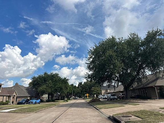 5th image of 409 W Forrest Ln