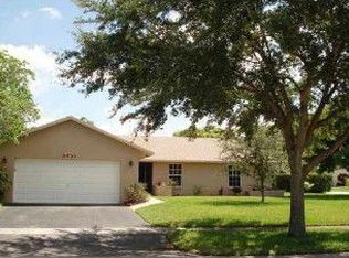 8610 NW 49th St, Lauderhill, FL 33351
