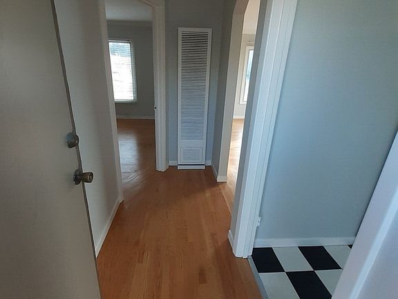 5th image of 272 Abbot Ave APT 5