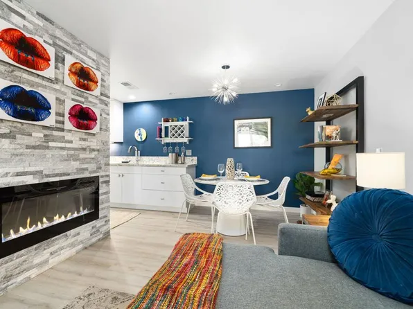 575 N Villa Ct Unit 205, Palm Springs, CA 92262
