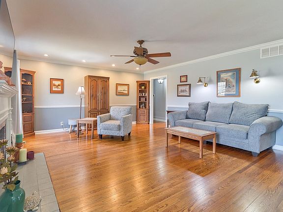 2nd image of 5306 Cunningham Dr