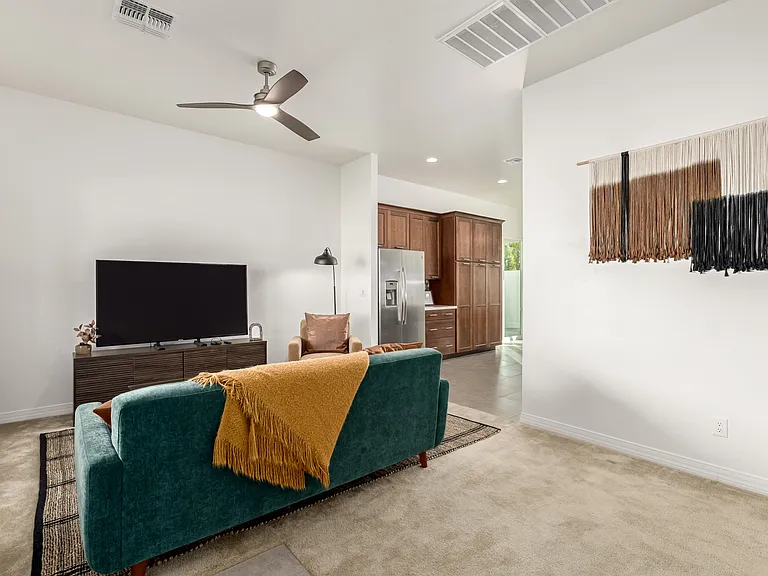2521 E Jude Ln — Photo 6