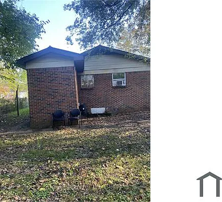 3 bed, $1,300 — Photo 3