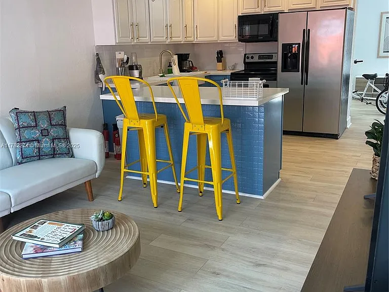 1560 NE 145th St #2 — Photo 5