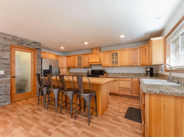 1776 Ridge Road, Ukiah, CA 95482