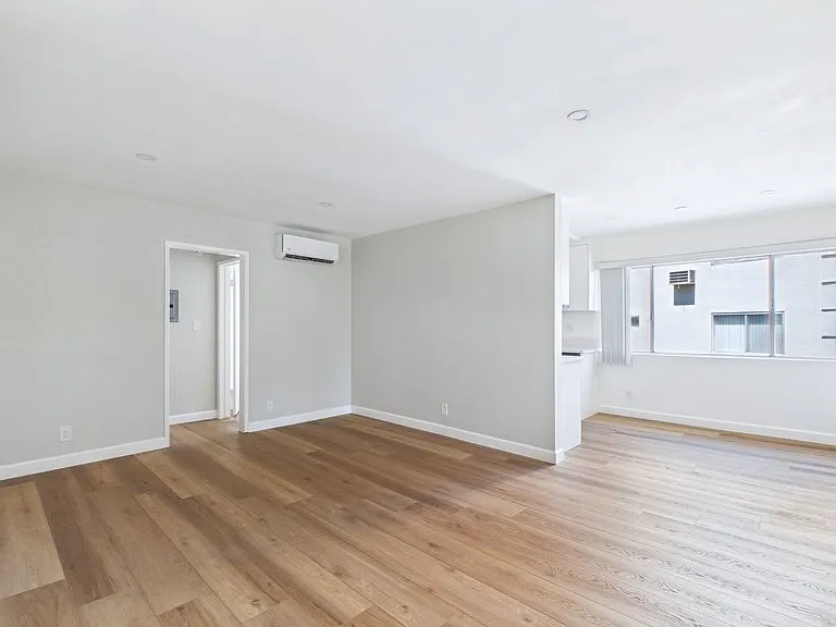 1699 Amberwood Apartments — Photo 5