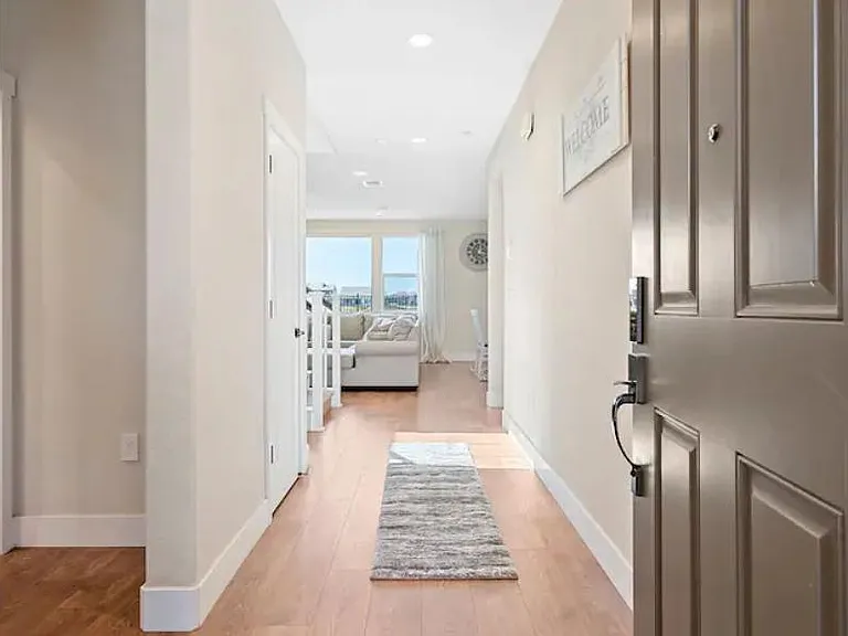 17905 Eastman Ct — Photo 5