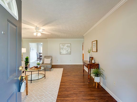 3rd image of 108 Deerwood Dr