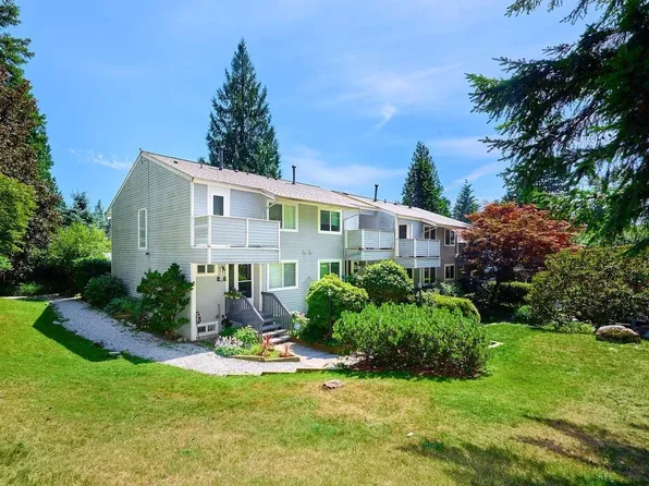 4627 Hoskins Rd, North Vancouver, BC V7K 2R2