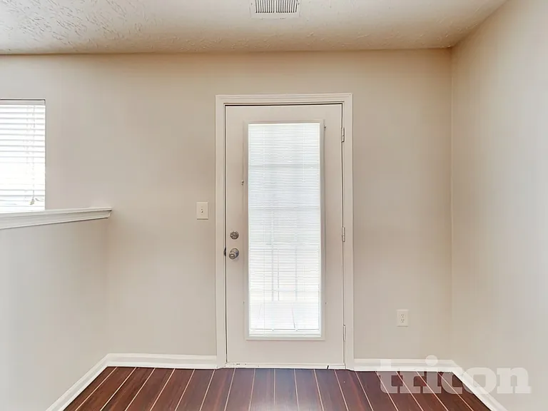 5847 Mosaic Pl — Photo 4