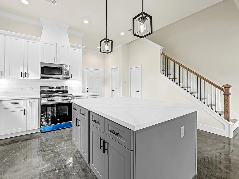 3413 Bremond St — Photo 10